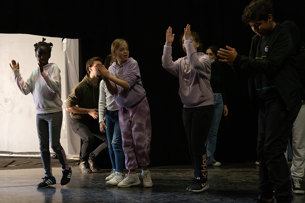 Le Grand bal hip hop se prépare à Châteauvallon et déroulera le samedi 11 décembre 2021 à 14h.  Une invitation à danser, tous ensemble, petits et grands, de tous âges et de tous horizons. Retour en images sur les premiers ateliers.